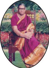 Photograph from page 4 of Bhoodigantha Visvaasa Veera Vanithalu